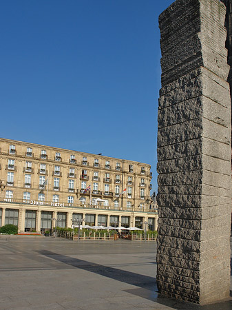 Foto Domhotel mit Säule - Köln