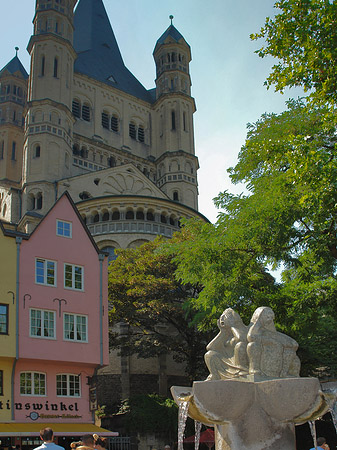 Foto Brunnen der Fischweiber auf Fischmarkt