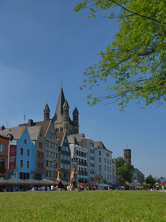 Groß St Martin hinter Fischmarkt