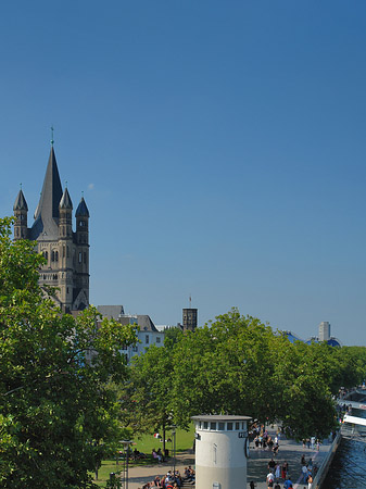 Foto Pegel Köln und die Spitze von St Martin - Köln