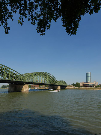 Hohenzollernbrücke reicht ans Kennedyufer Fotos