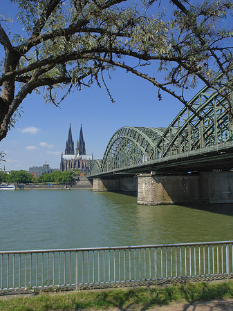 Foto Hohenzollernbrücke am Kölner Dom - Köln