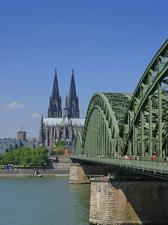 Hohenzollernbrücke am Kölner Dom