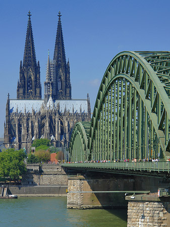 Foto Hohenzollernbrücke am Kölner Dom