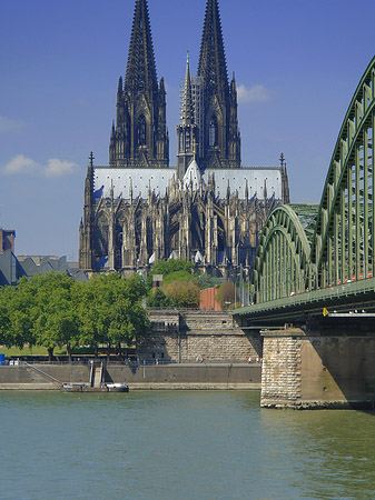 Hohenzollernbrücke beim Kölner Dom