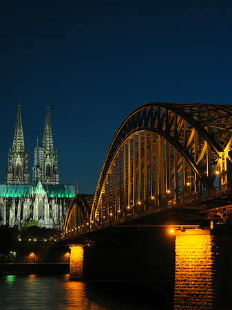 Fotos Kölner Dom hinter der Hohenzollernbrücke | Köln