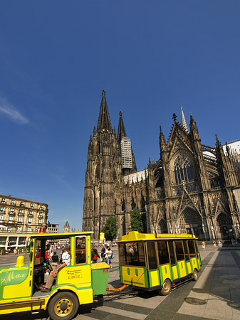 Fotos Bimmelbahn fährt zum Kölner Dom | Köln