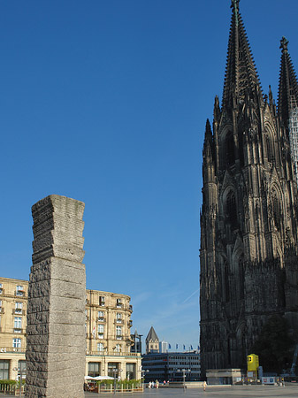 Kölner Dom neben Domhotel Fotos