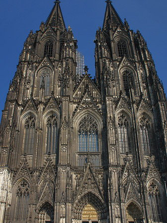 Fotos Touristen tummeln sich vor Kölner Dom | Köln