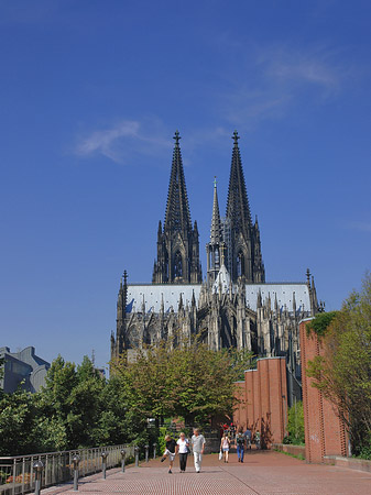 Fotos Touristen auf dem Weg zum Kölner Dom