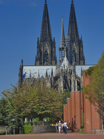 Fotos Touristen auf dem Weg zum Kölner Dom