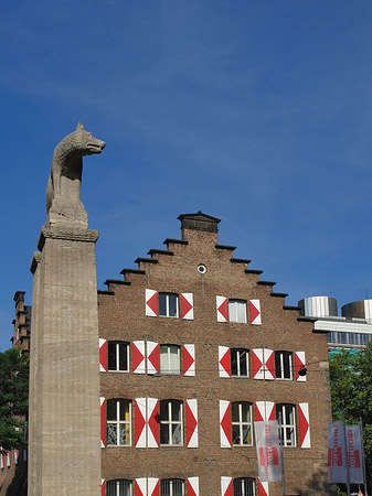 Fotos Wolfsstatue und Stadtmuseum