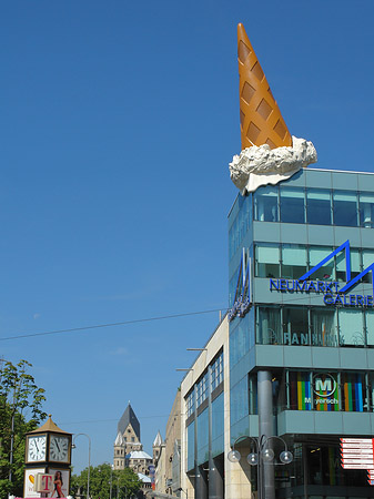 Neumarkt Galerie mit St Aposteln Foto 