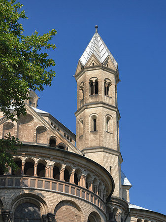 Kirchturm der St Aposteln