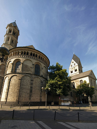 Foto Seitentürme und Westturm der St Aposteln