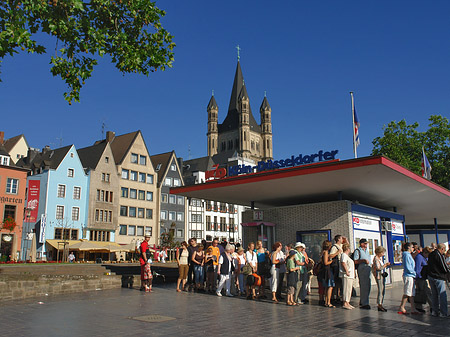 Köln-Düsseldorfer vor Groß St.Martin Foto 