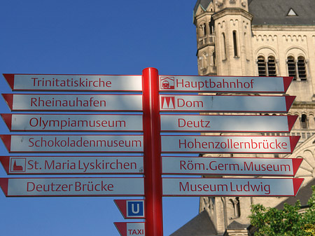 Fotos Schild vor Groß St.Martin