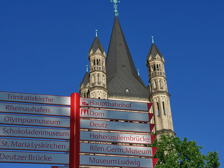 Fotos Schild vor Groß St.Martin | Köln