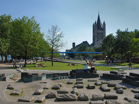 Heinrich-Böll-Platz vor Groß St Martin