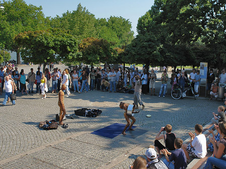 Fotos Straßenkünstler auf dem Heinrich-Böll-Platz | Köln