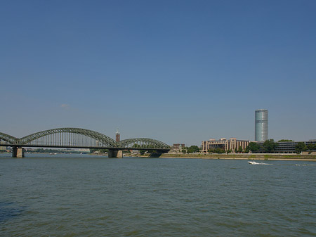 Fotos Hohenzollernbrücke reicht ans Kennedyufer | Köln