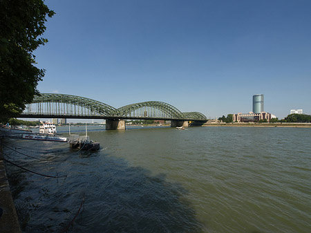 Foto Hohenzollernbrücke reicht ans Kennedyufer - Köln