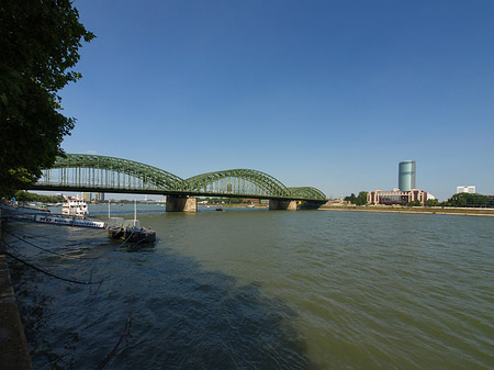 Hohenzollernbrücke reicht ans Kennedyufer