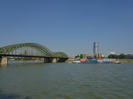 Hohenzollernbrücke reicht ans Kennedyufer Fotos