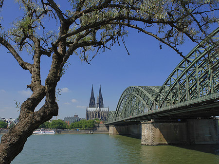 Hohenzollernbrücke am Kölner Dom