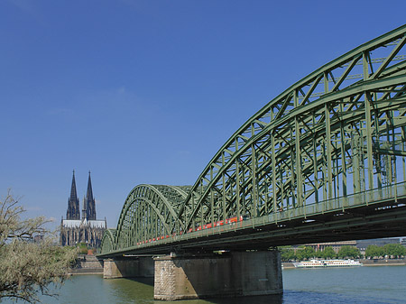 Hohenzollernbrücke am Kölner Dom