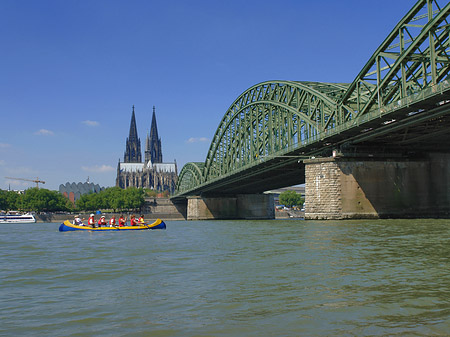 Hohenzollernbrücke am Kölner Dom Fotos