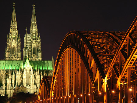 Fotos Kölner Dom hinter der Hohenzollernbrücke | Köln