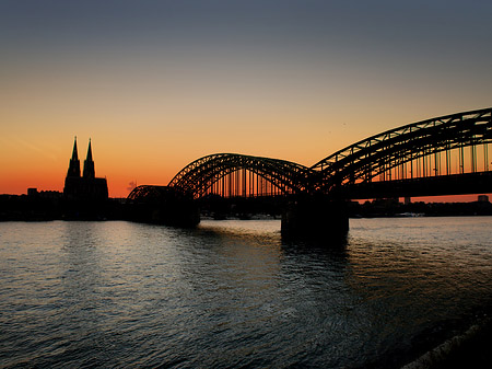 Fotos Kölner Dom hinter der Hohenzollernbrücke | Köln