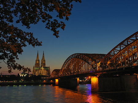 Fotos Kölner Dom hinter der Hohenzollernbrücke | Köln