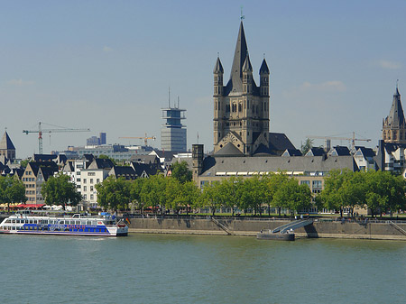 Groß St Martin mit Wasser