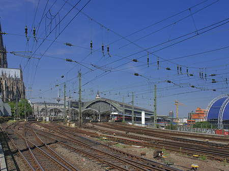 Hauptbahnhof neben dem Kölner Dom