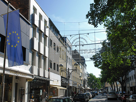 Foto Mittelstraße mit Europafahne