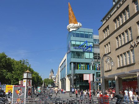 Neumarkt Galerie mit Häusern Foto 