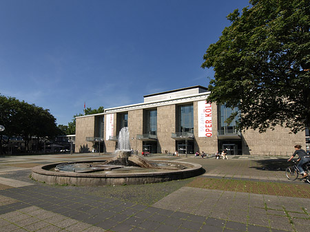 Foto Oper Köln mit Brunnen - Köln