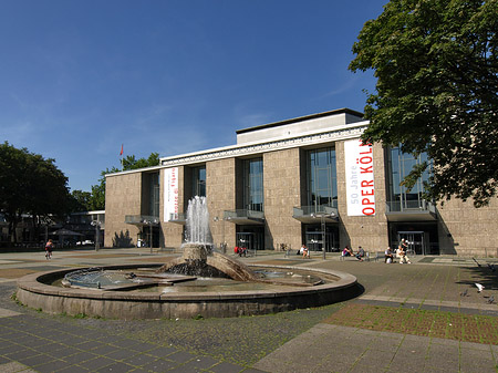 Fotos Oper Köln mit Brunnen | Köln