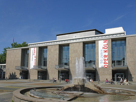 Foto Oper Köln mit Brunnen - Köln