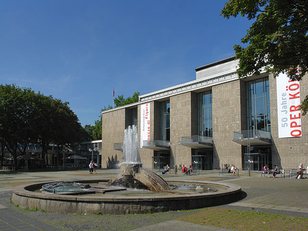 Fotos Oper Köln mit Brunnen | Köln