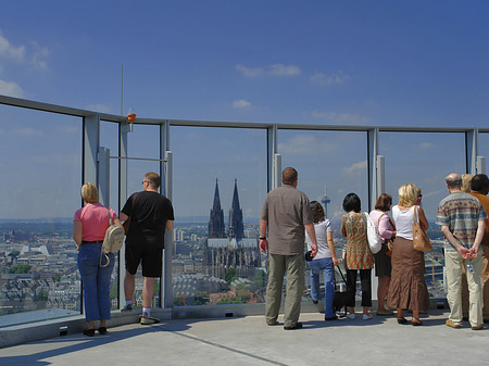 Foto Besucher gucken auf Köln - Köln