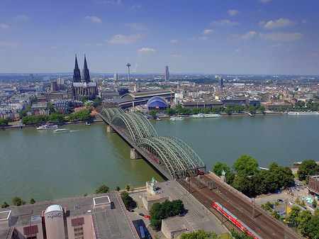 Foto Hohenzollernbrücke und Kölner Dom - Köln