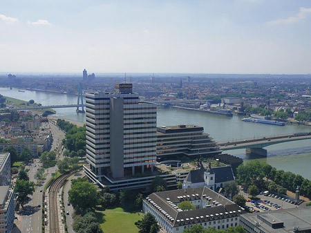 Fotos Severinsbrücke mit Lufthansa