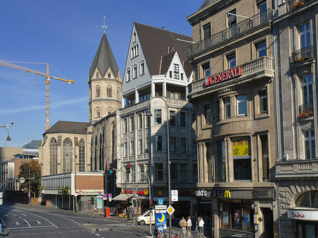 Fotos St Andreas mit Komödienstraße und Häusern