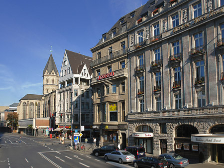 Fotos St Andreas mit Komödienstraße und Häusern