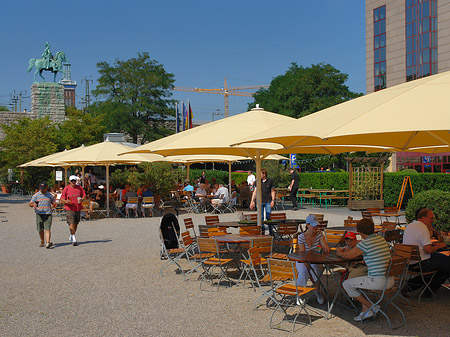 Schirme auf der Urbanstraße